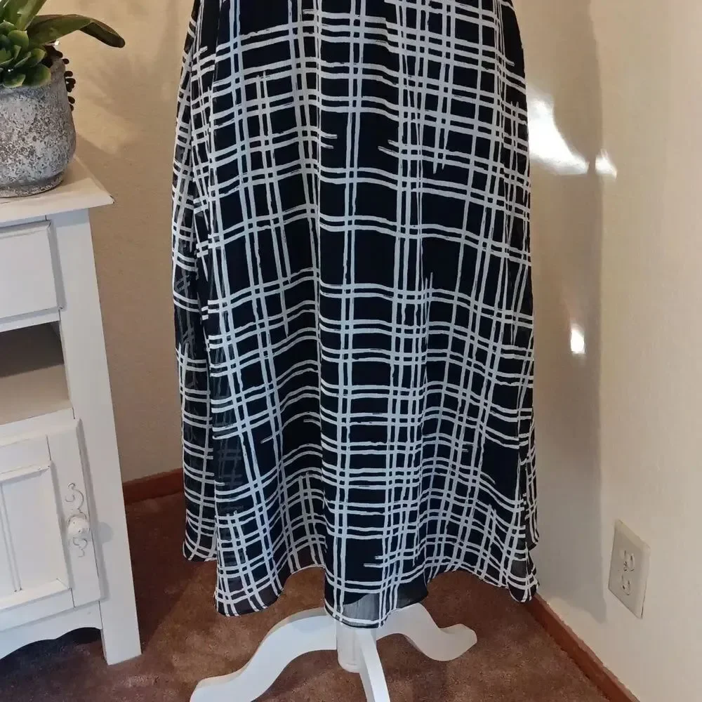 Karl Lagerfeld Black And White Plaid Dress. Career. Professional.